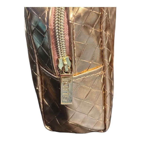 Tarte New & Sealed Beauty Bundle – Cosmetic Pouch, Brush & Lip Plump - Picture 6 of 8